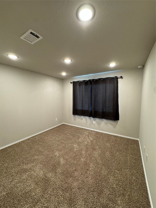 Building Photo - 710 Crystal River