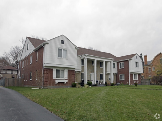 Building Photo - Watson's Apartments