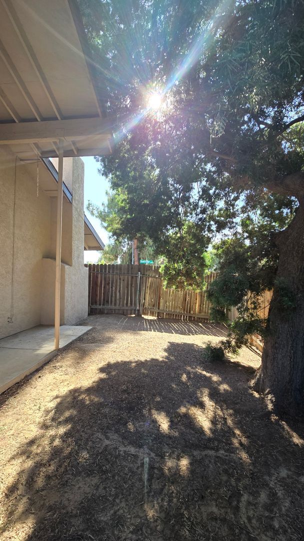 Building Photo - 817 Quail Ln