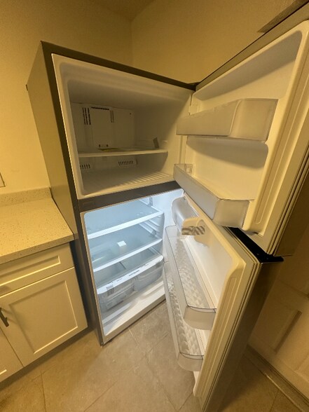 Building Photo - 731 SW 8th Ave