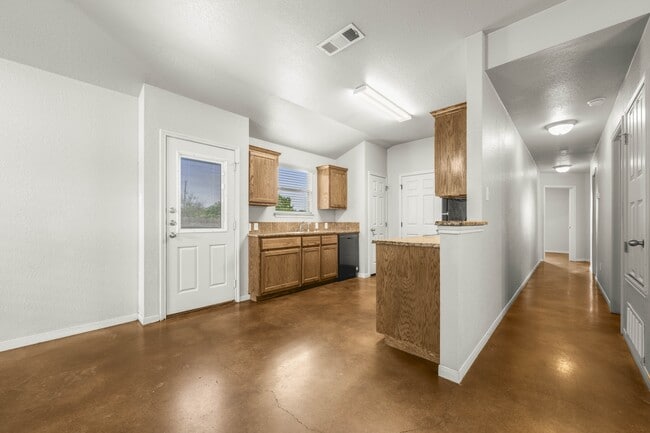 Building Photo - 1521 Aztec Trce