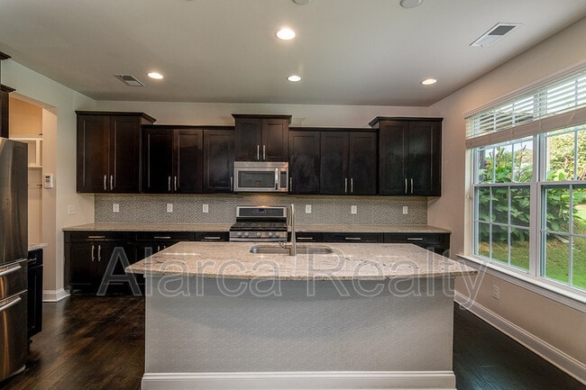 Building Photo - 127 Blossom Ridge Dr