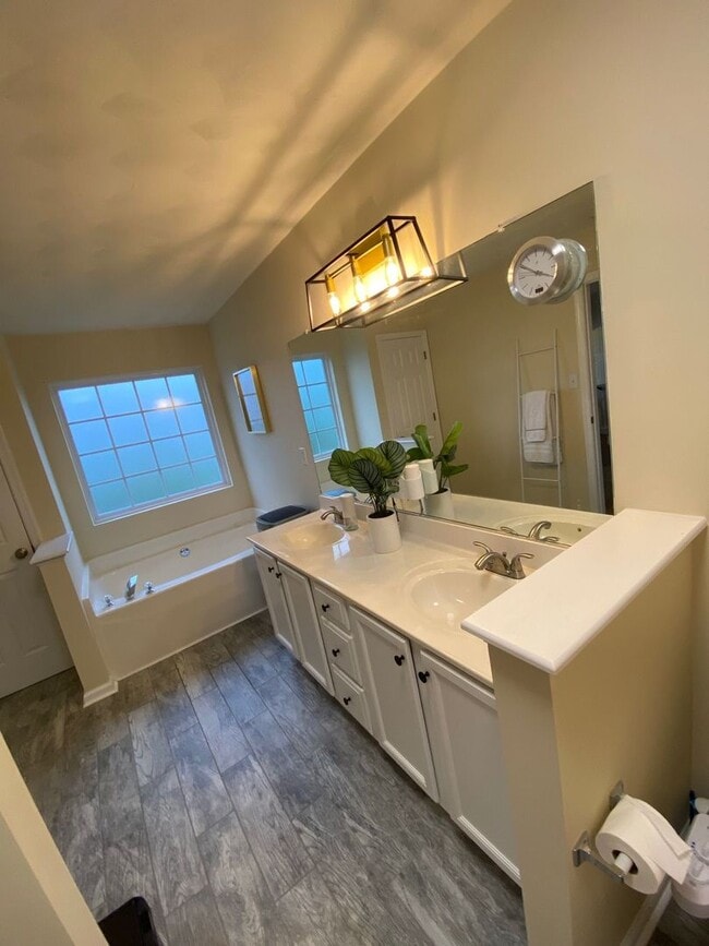 Building Photo - Your dream home is ready to welcome you wi...