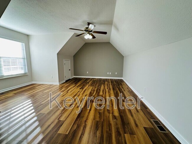 Building Photo - 10809 Topview Ln