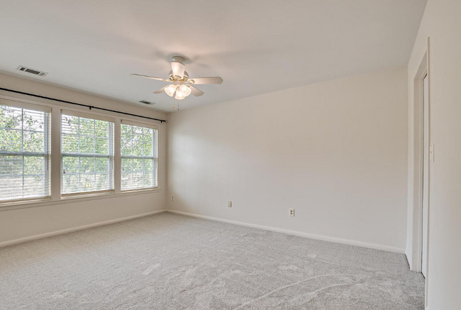 Building Photo - 119 Acadia Ct