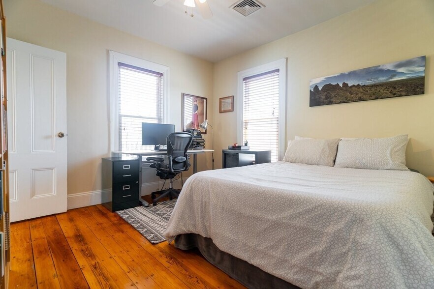 Building Photo - 5 Greenley Pl