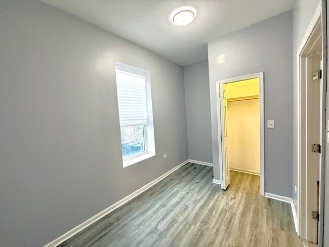 Building Photo - 3512 W 12th Pl