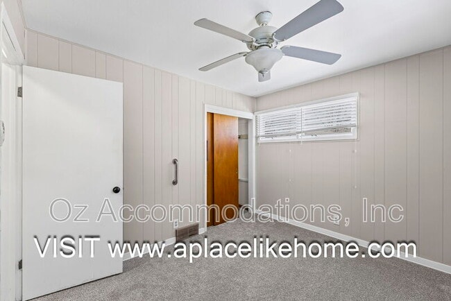 Building Photo - 515 E Sheridan St