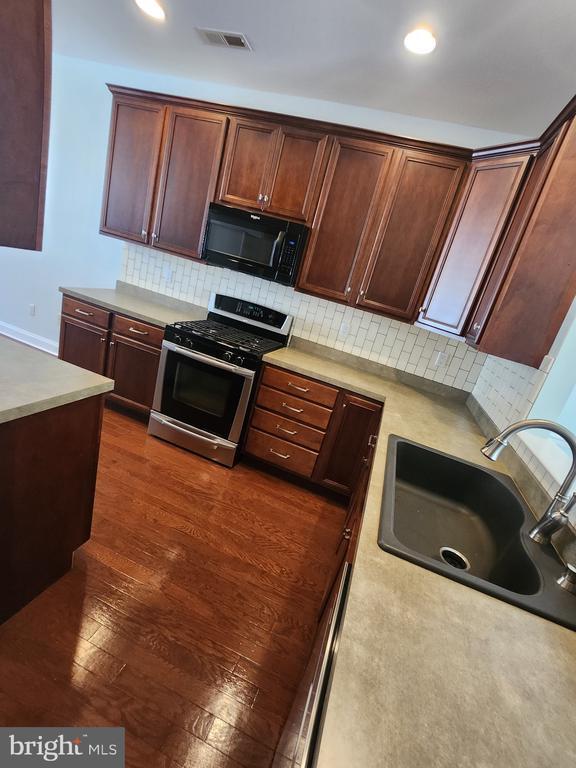 Building Photo - 161 Stoyer Rd