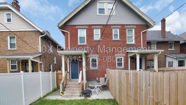 Building Photo - 616 Lilley Ave