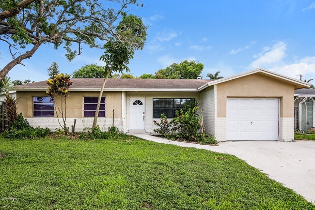 Building Photo - 11460 NW 40th Pl