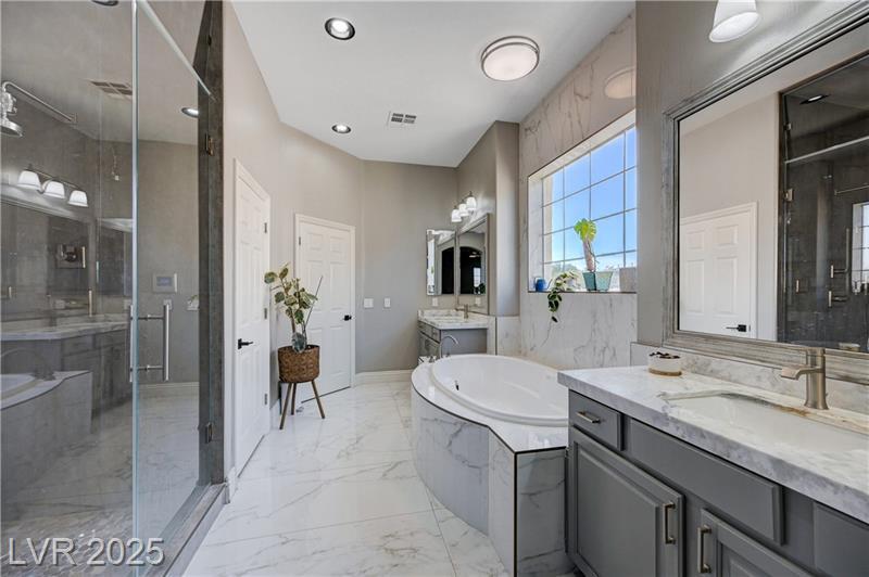 Primary Bath - 9738 Bear Trap Ct