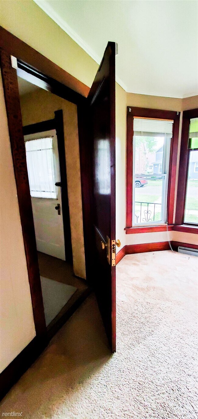 Building Photo - 1 br, 1 bath Duplex - 511 South 3rd Street 1