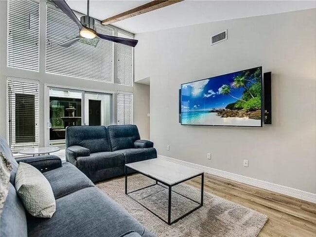 Building Photo - 1100 St Williams Ave