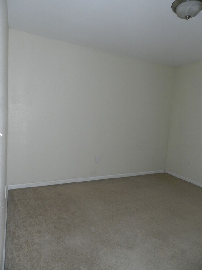 Building Photo - 222 Settlers Pass