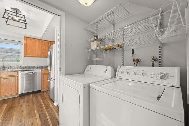 Building Photo - 3BR Townhome in Aurora | Private Yard, Covered Parking & Community Pool