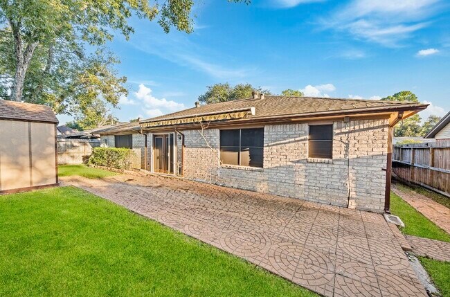 Building Photo - 4822 Lost Oak Dr