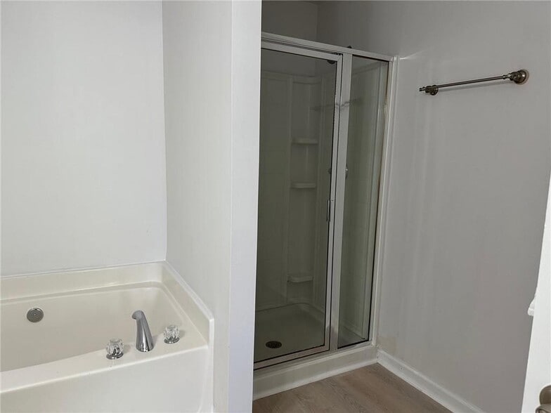 Building Photo - 1665 Southgate Mill Dr