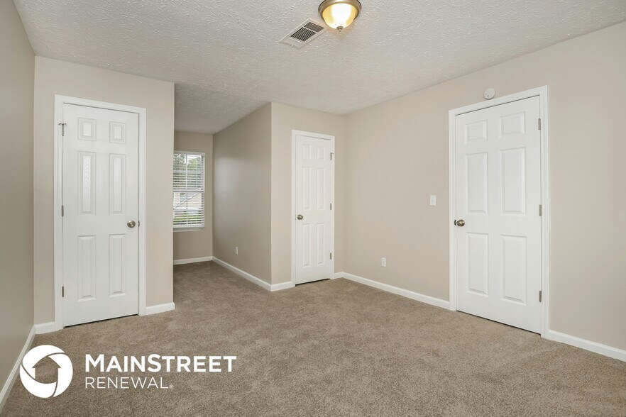 Building Photo - 5485 Denny Dr