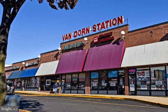 Building Photo - 6135 Edsall Rd