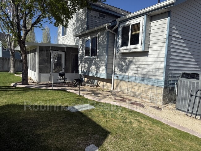 Building Photo - 2331 Virginia Way
