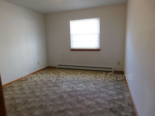 Building Photo - 13 Madeira Ct