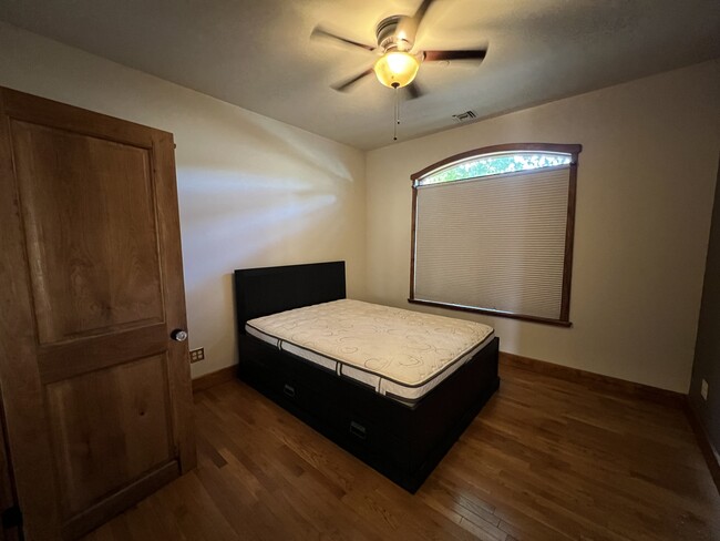 Main floor bedroom - 8921 Hubbard St