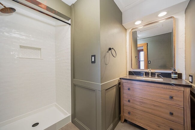 Building Photo - 357 Jackson St