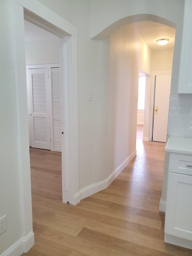 Building Photo - 376 Van Nostrand Ave