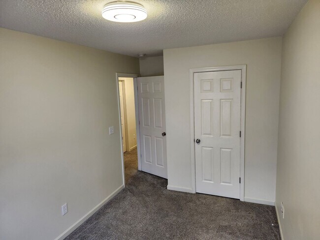 Building Photo - Harrisonburg Townhouse Available for Rent, Spacious 3 BR, 2.5 Baths