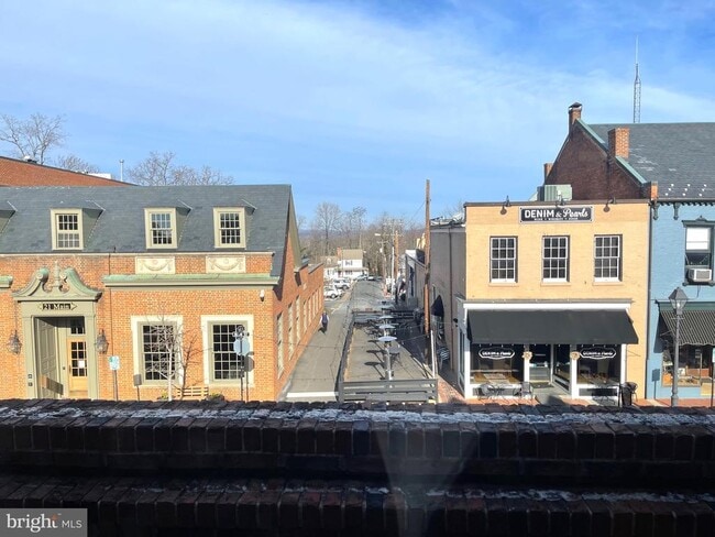 Building Photo - 28 Main St