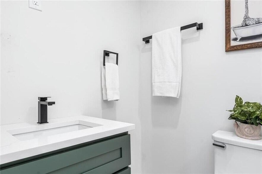 Building Photo - 50 Murray St