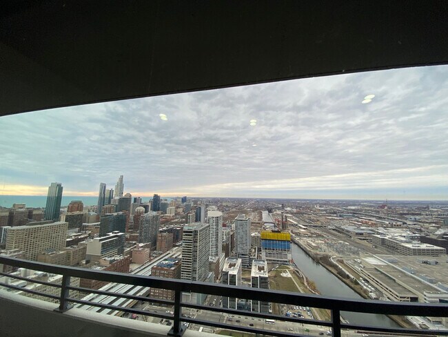 Building Photo - 235 W Van Buren St