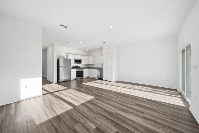 Building Photo - 6155 Daerr Rdg St