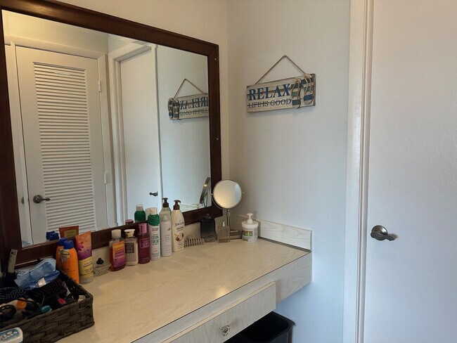 Building Photo - 1009 N Ocean Blvd