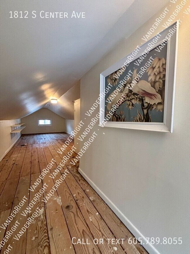 Building Photo - 1812 S Center Ave