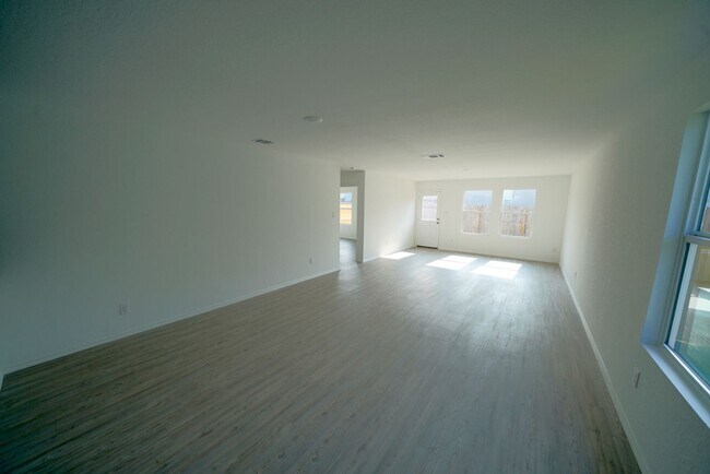 Building Photo - Gorgeous like-new home Available for Rent in Converse! Realtor Commission: $500