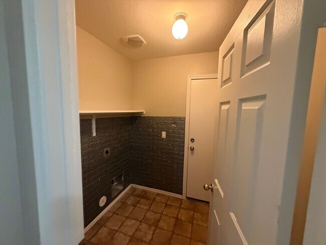 Building Photo - 6829 E San Tan Way