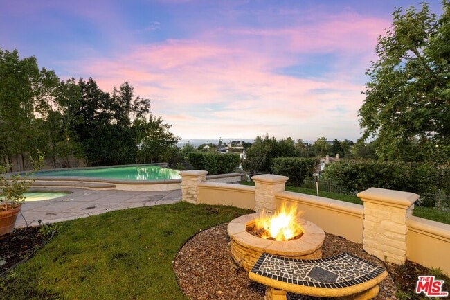 Building Photo - 25561 Prado De Oro