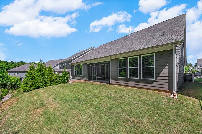 Building Photo - Amenity-Rich Neighborhood!