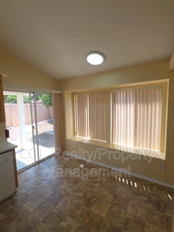 Building Photo - 25673 Hillman Ct