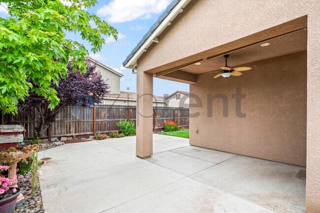 Building Photo - 1491 Maehl Dr