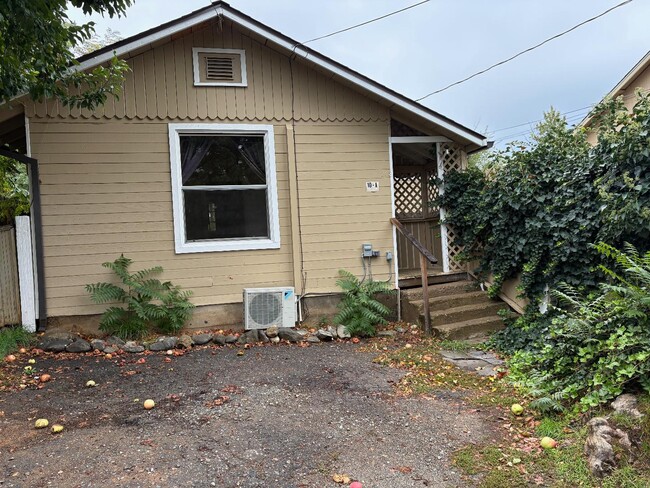 Primary Photo - 10 Church St