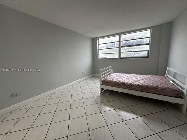 Building Photo - 16450 Miami Dr
