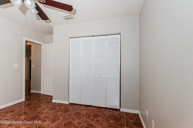 Building Photo - 1545 20th Ave SW