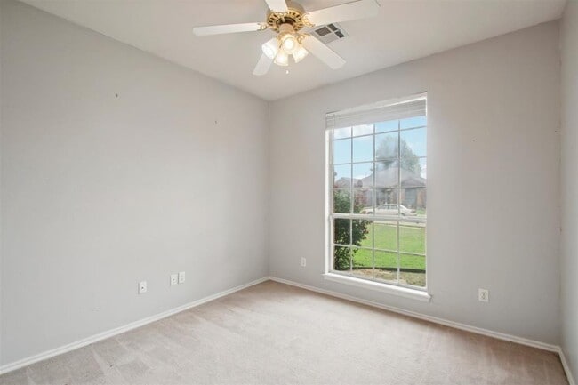 Building Photo - 613 Vickery Ave