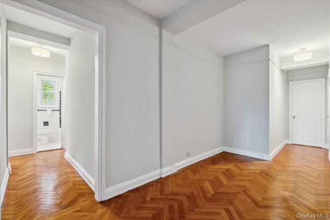 Building Photo - 45 Popham Rd