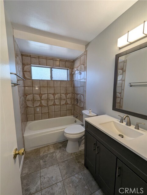 Building Photo - 17031 Pinehurst Ln