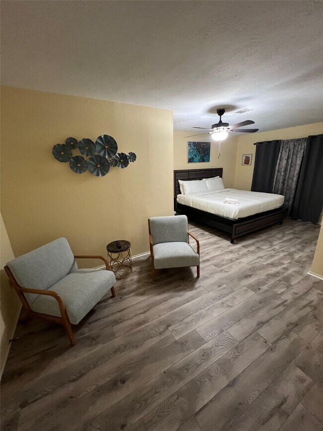 Building Photo - 22319 Deville Dr