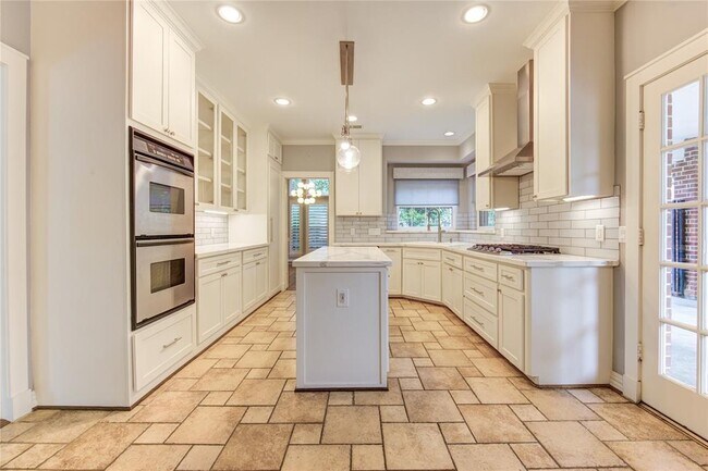 Building Photo - 607 Barkers Cove